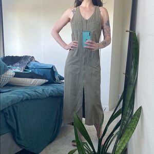 Olive Green Sleeveless Midi Dress